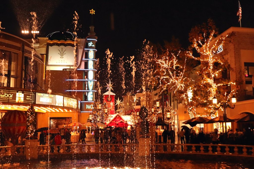 the grove nighttime santa xmas christmas time los angeles