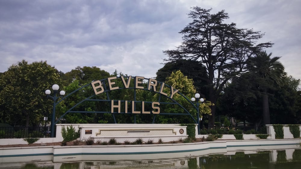 beverly hills sign and fountain 