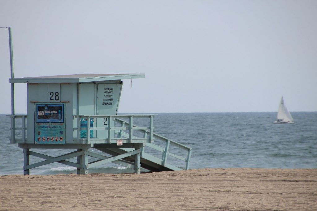 venice beach lifeguard stand blue