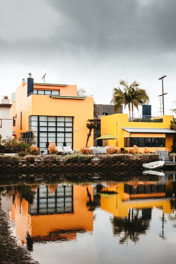 beautiful homes houses at venice canals west la los angeles santa monica