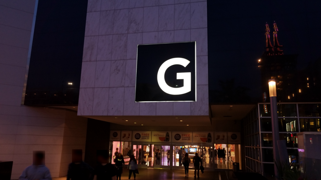 glendale galleria exterior sign near pasadena