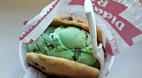 Delicious and Cheap Ice Cream Sandwiches in Westwood by UCLA: Diddy Riese Cookies