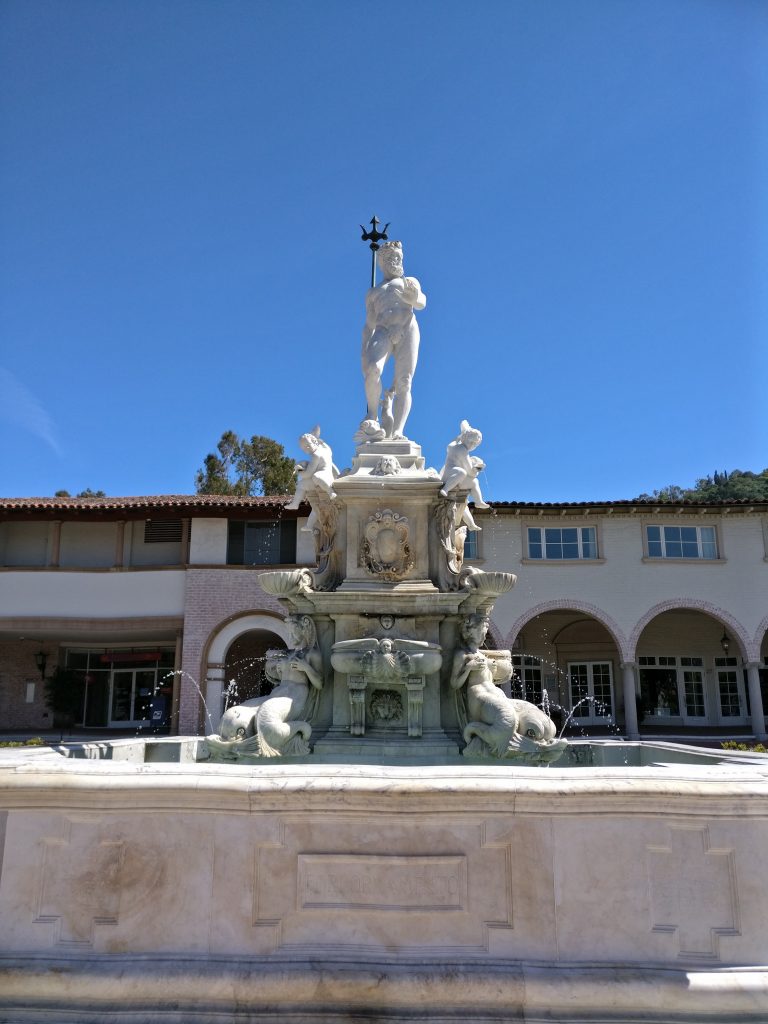 malaga cove fountain and statue