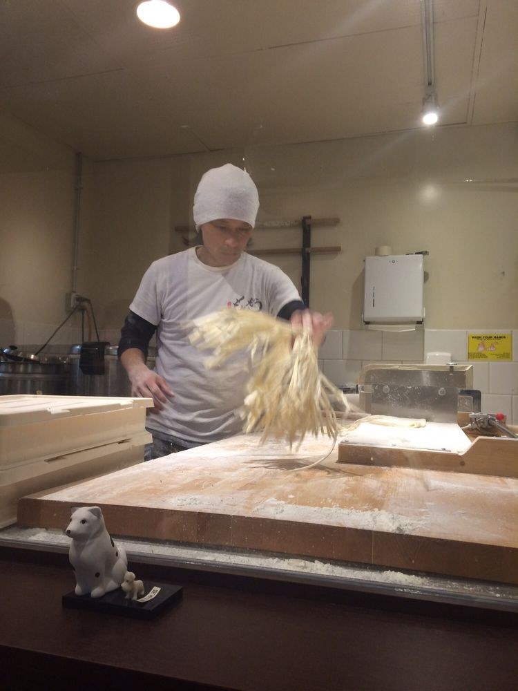 marugame monzo noodle making little tokyo los angeles