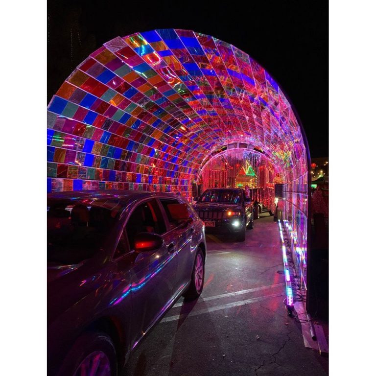 Winter WonderLAnd DriveThru Christmas Lights Show Woodland Hills