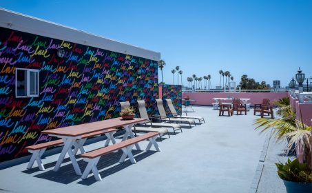 Love Mural by Ruben Rojas at Days Inn Santa Monica / Los Angeles