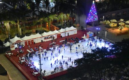 Outdoor Ice Skating in DTLA – Holiday Ice Rink Pershing Square